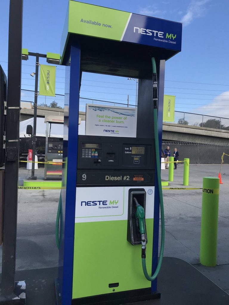 Neste cuts the ribbon on first commercial fuelling site in California ...